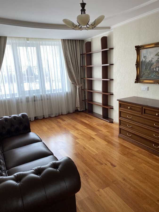 Аренда 3-комнатной квартиры 130 м², Вячеслава Черновола ул., 20