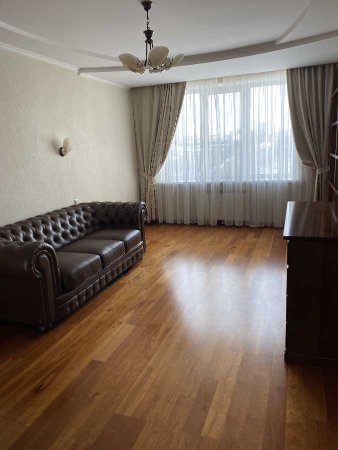 Аренда 3-комнатной квартиры 130 м², Вячеслава Черновола ул., 20