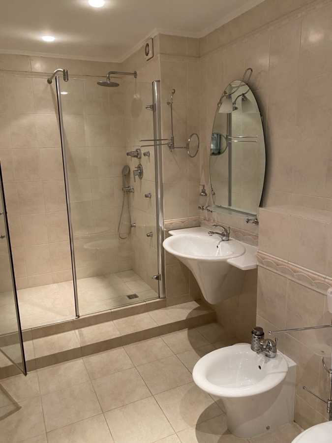 Аренда 3-комнатной квартиры 130 м², Вячеслава Черновола ул., 20