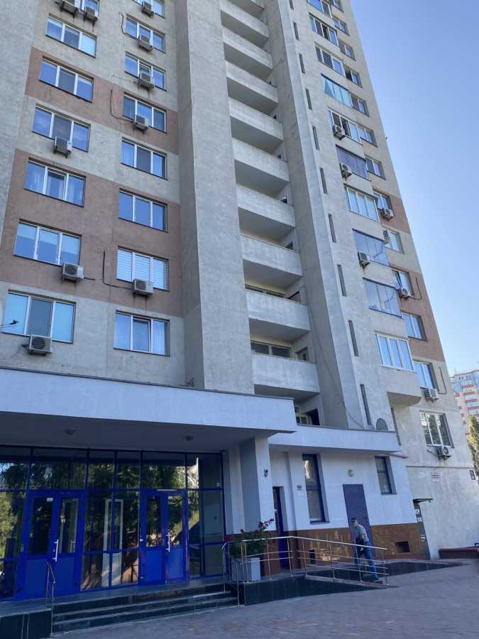 Аренда 3-комнатной квартиры 130 м², Вячеслава Черновола ул., 20