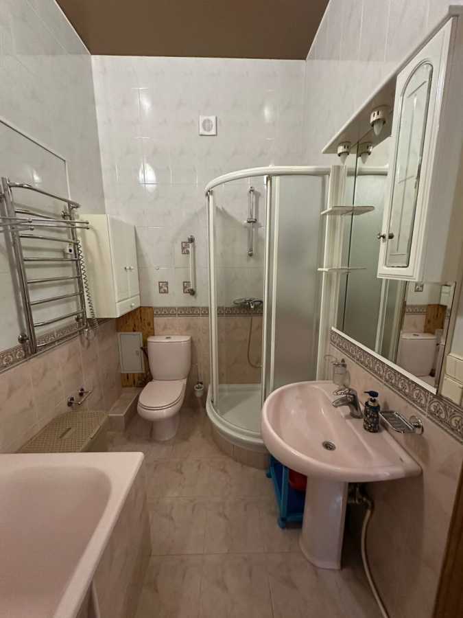 Аренда 3-комнатной квартиры 128 м², Евгения Коновальца пер., 13