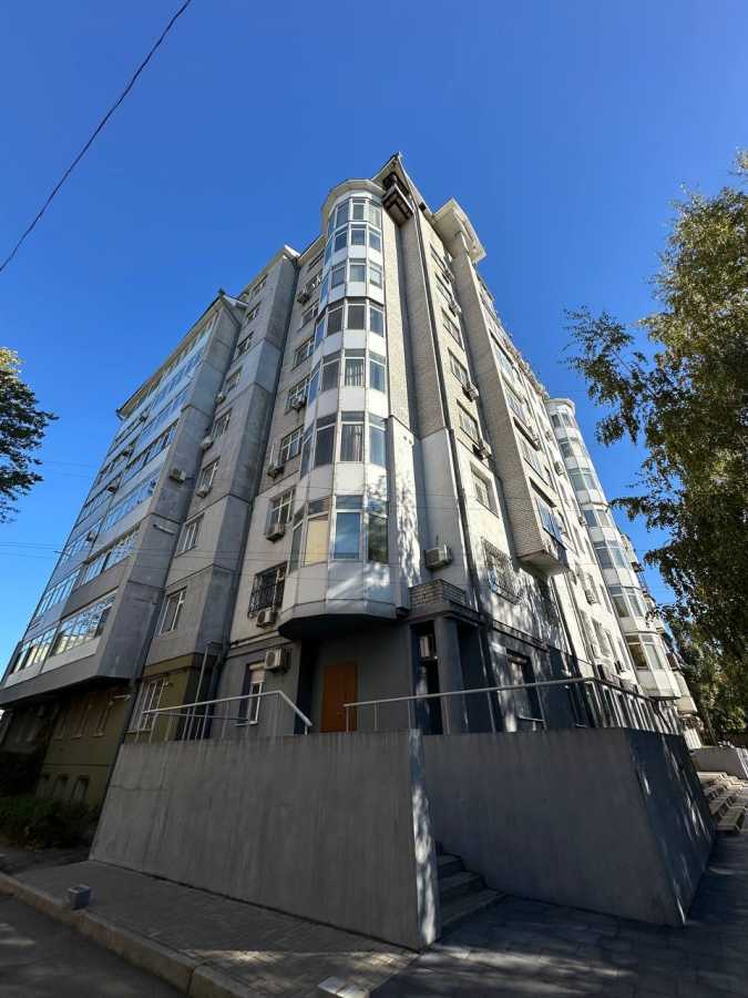 Аренда 3-комнатной квартиры 128 м², Евгения Коновальца пер., 13