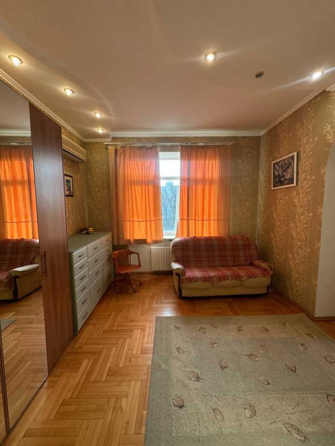 Аренда 3-комнатной квартиры 128 м², Евгения Коновальца пер., 13