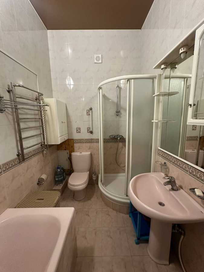 Аренда 3-комнатной квартиры 128 м², Евгения Коновальца пер., 13
