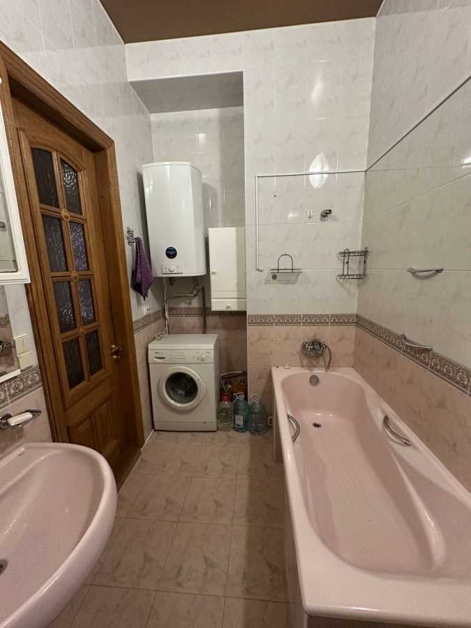 Аренда 3-комнатной квартиры 128 м², Евгения Коновальца пер., 13
