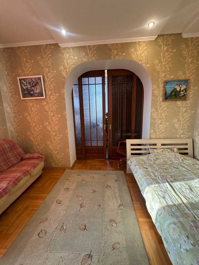 Аренда 3-комнатной квартиры 128 м², Евгения Коновальца пер., 13