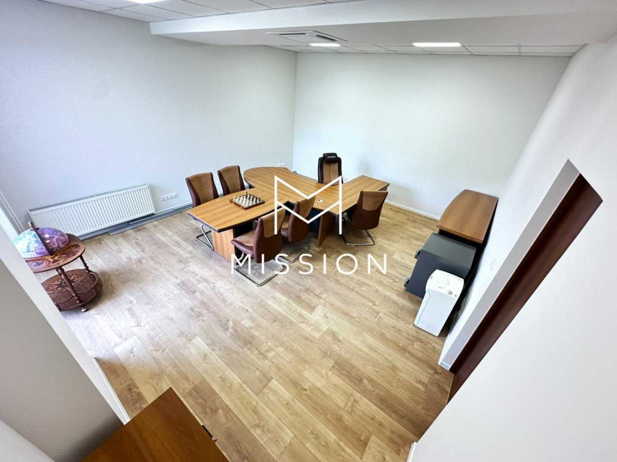 Аренда 3-комнатной квартиры 138 м², Институтская ул., 18А