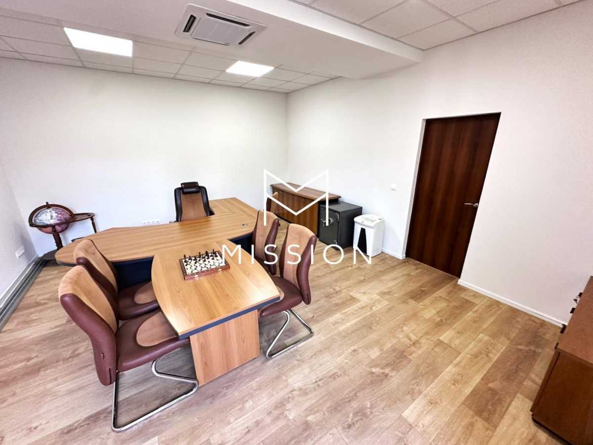 Аренда 3-комнатной квартиры 138 м², Институтская ул., 18А