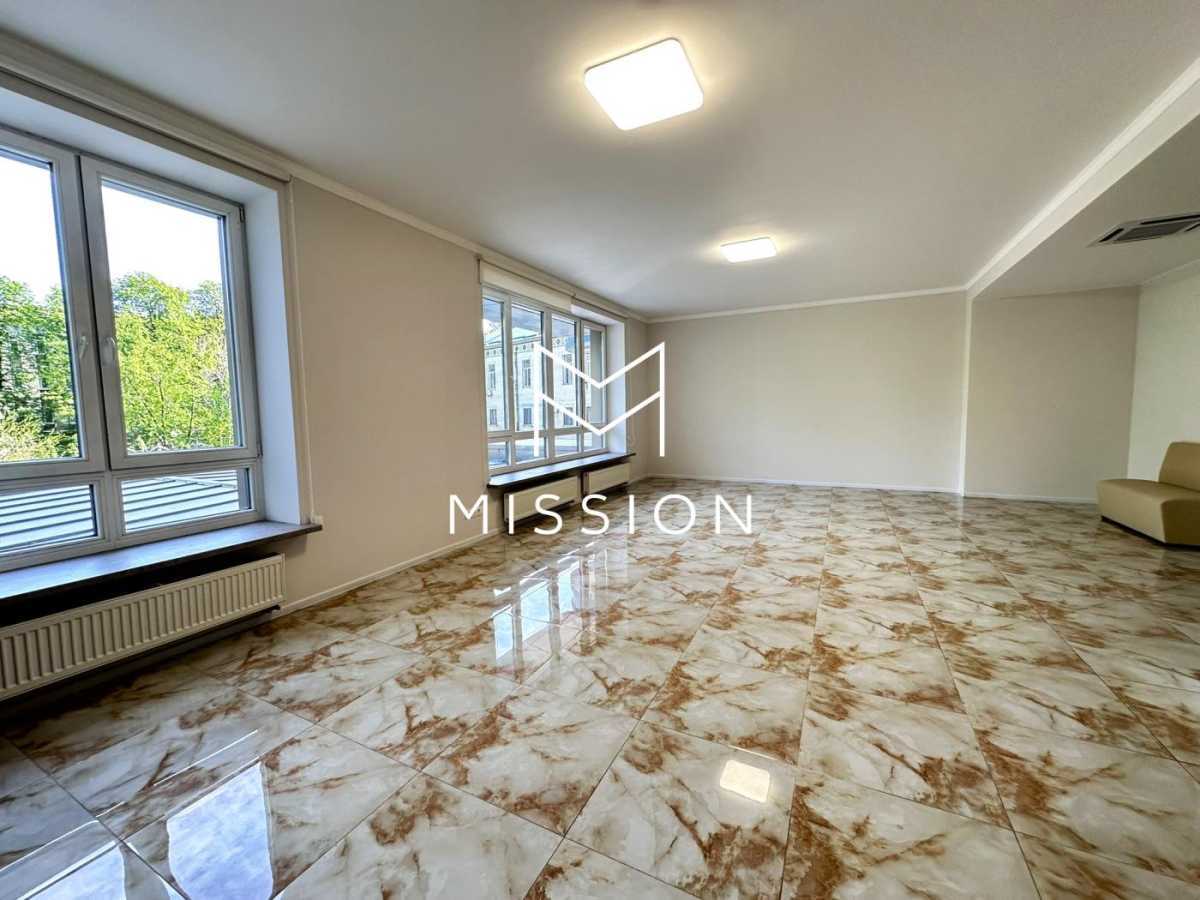 Аренда 3-комнатной квартиры 138 м², Институтская ул., 18А