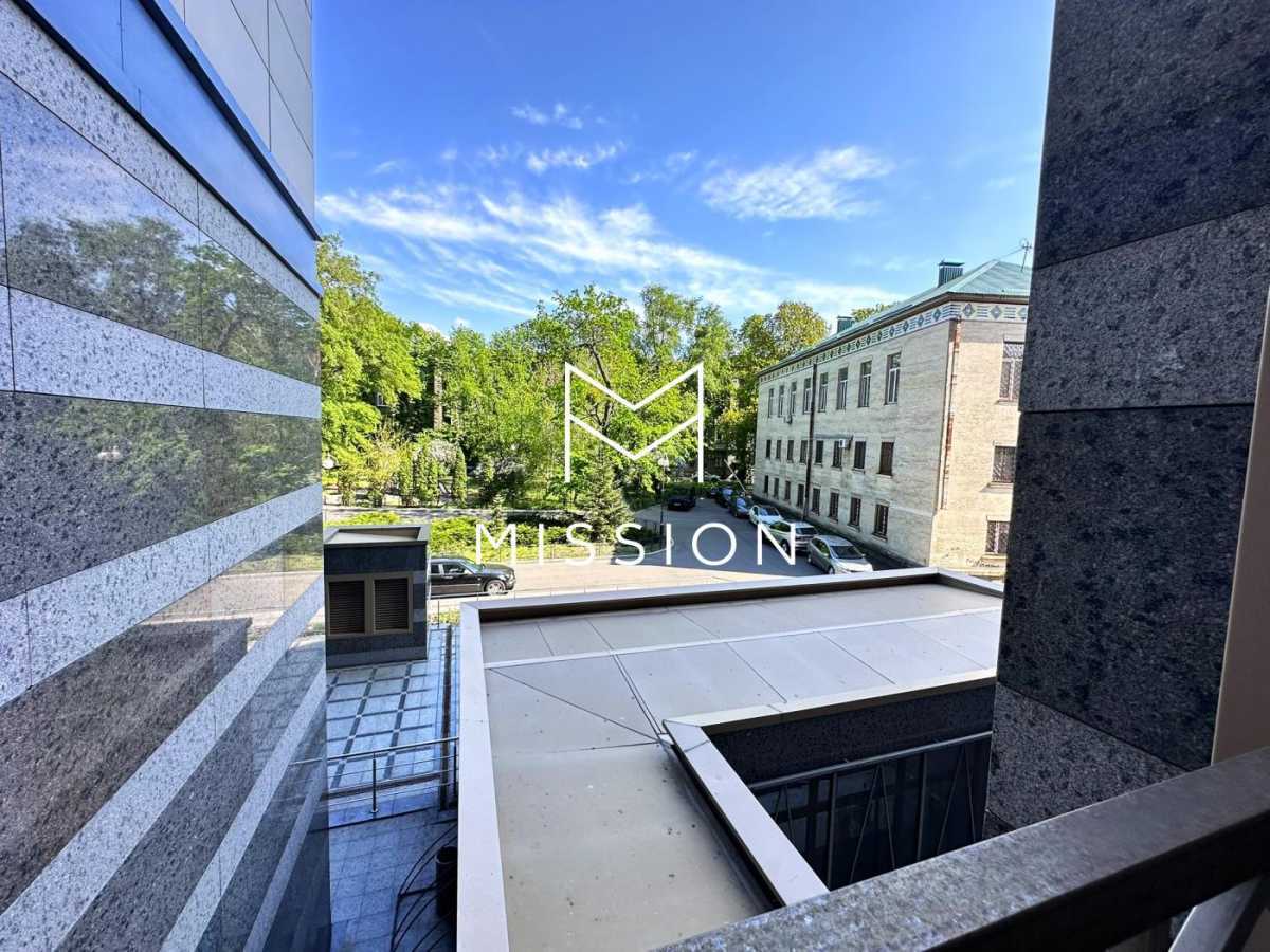 Аренда 3-комнатной квартиры 138 м², Институтская ул., 18А