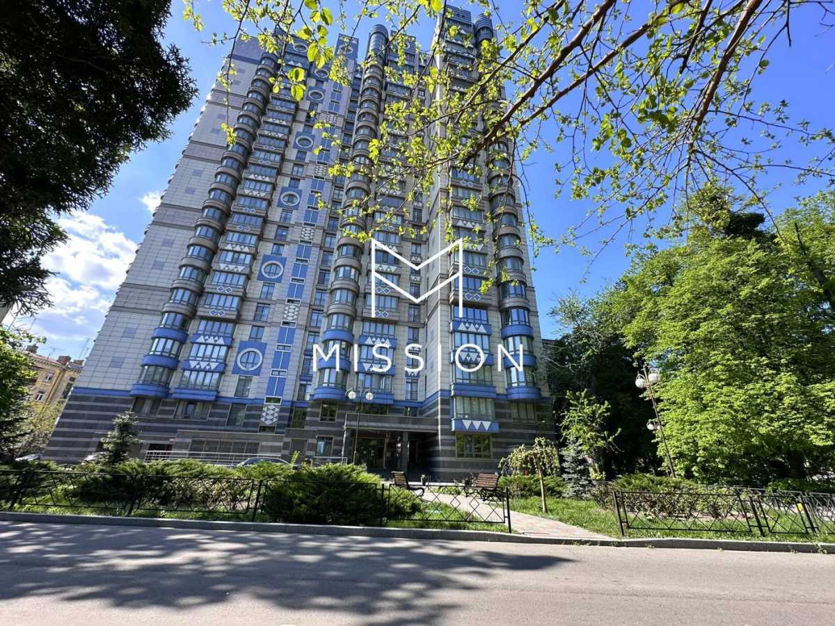 Аренда 3-комнатной квартиры 138 м², Институтская ул., 18А