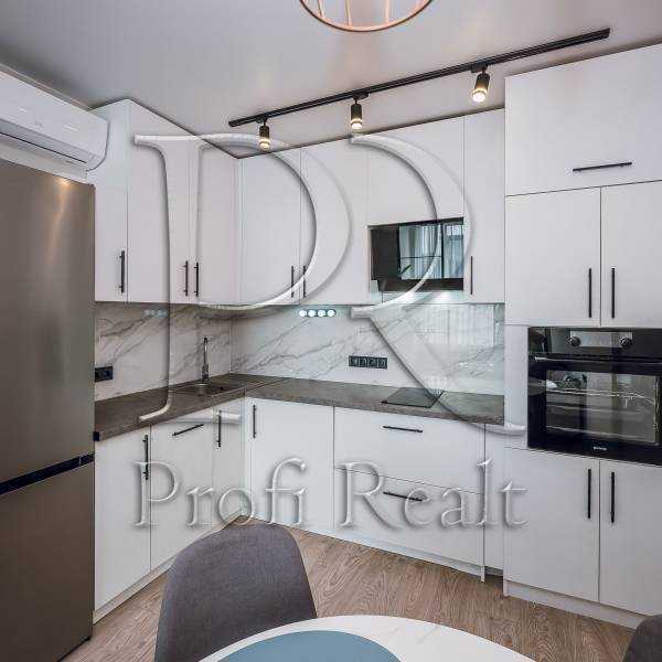 Продажа 1-комнатной квартиры 48 м², Комарова Космонавта, 15