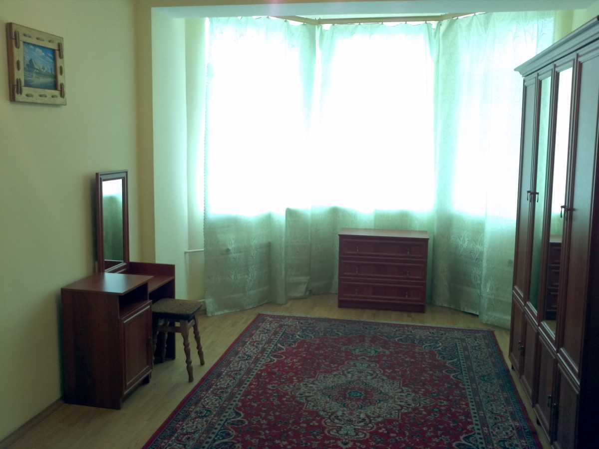Аренда 1-комнатной квартиры 52 м², Строителей ул., 30