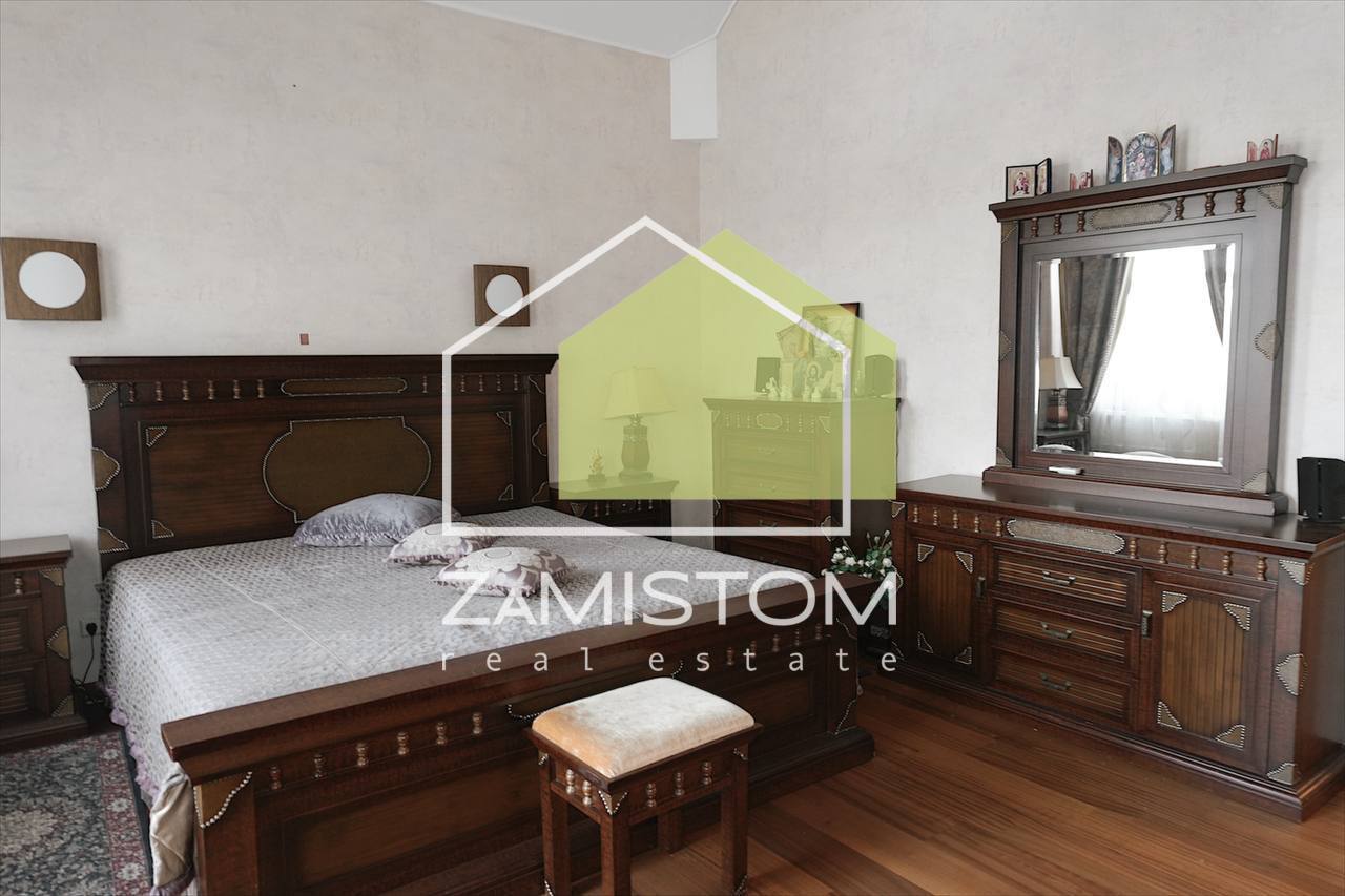 Продаж котеджу 800 м²