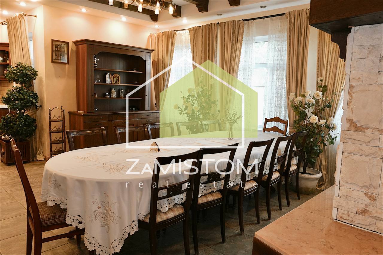 Продаж котеджу 800 м²