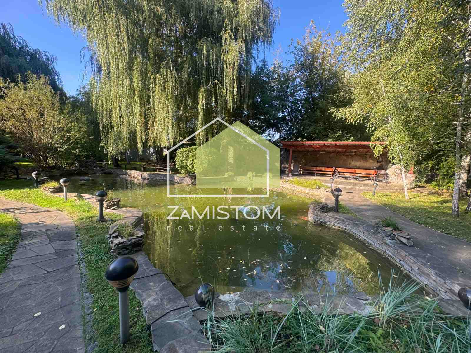 Продаж котеджу 800 м²