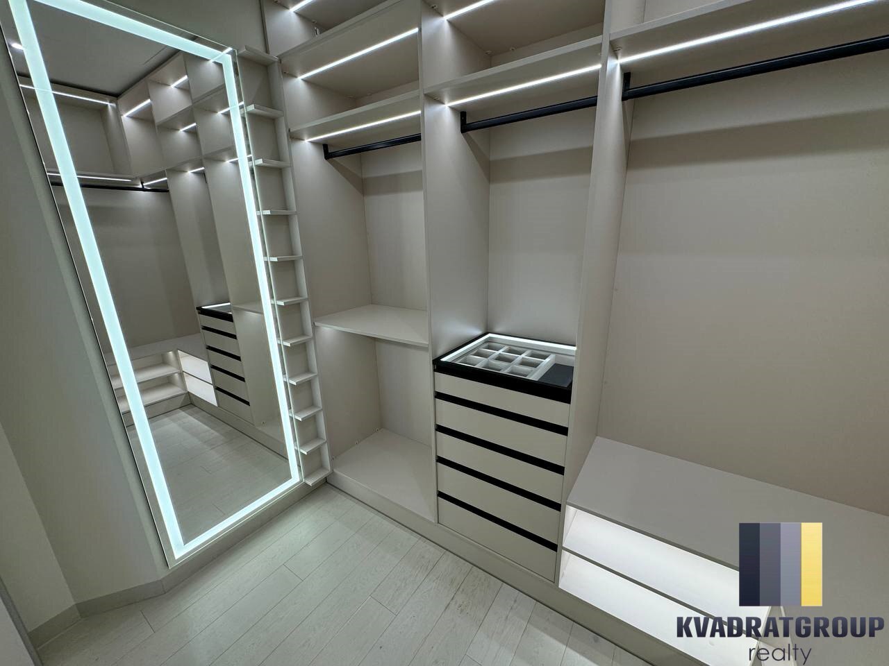 Аренда 3-комнатной квартиры 120 м², Симферопольская ул.
