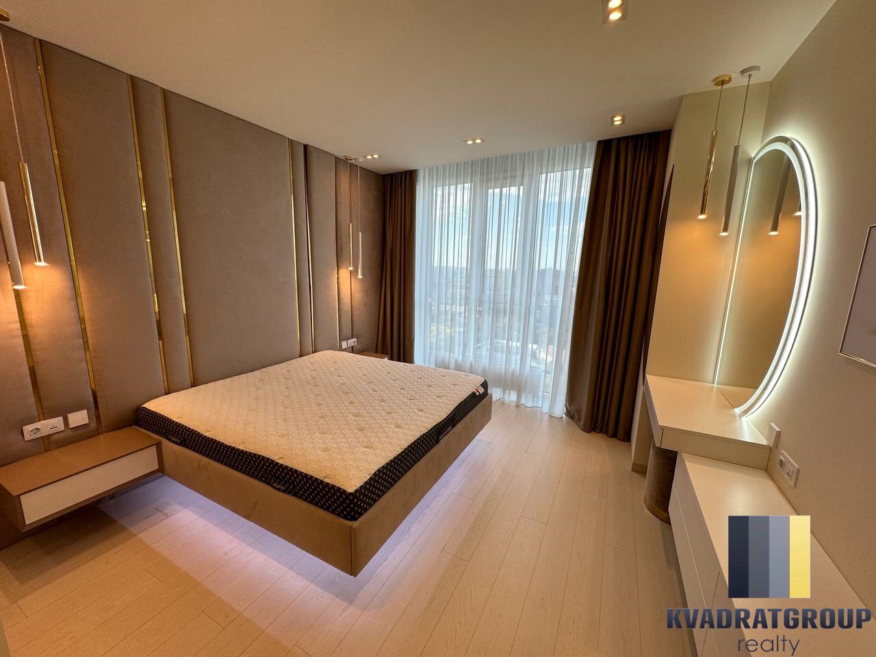Аренда 3-комнатной квартиры 120 м², Симферопольская ул.