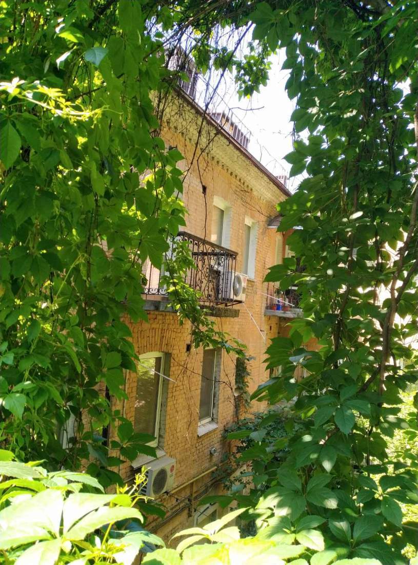 Продажа жилого многоквартирного дома 630 м², Бассейная ул., 21А