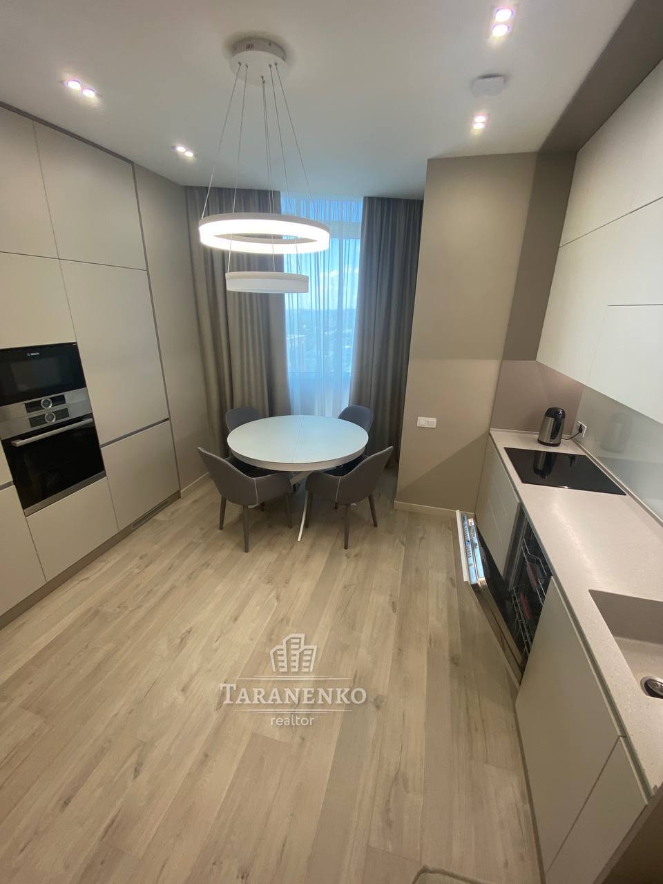 Аренда 2-комнатной квартиры 82 м², Симферопольская ул.