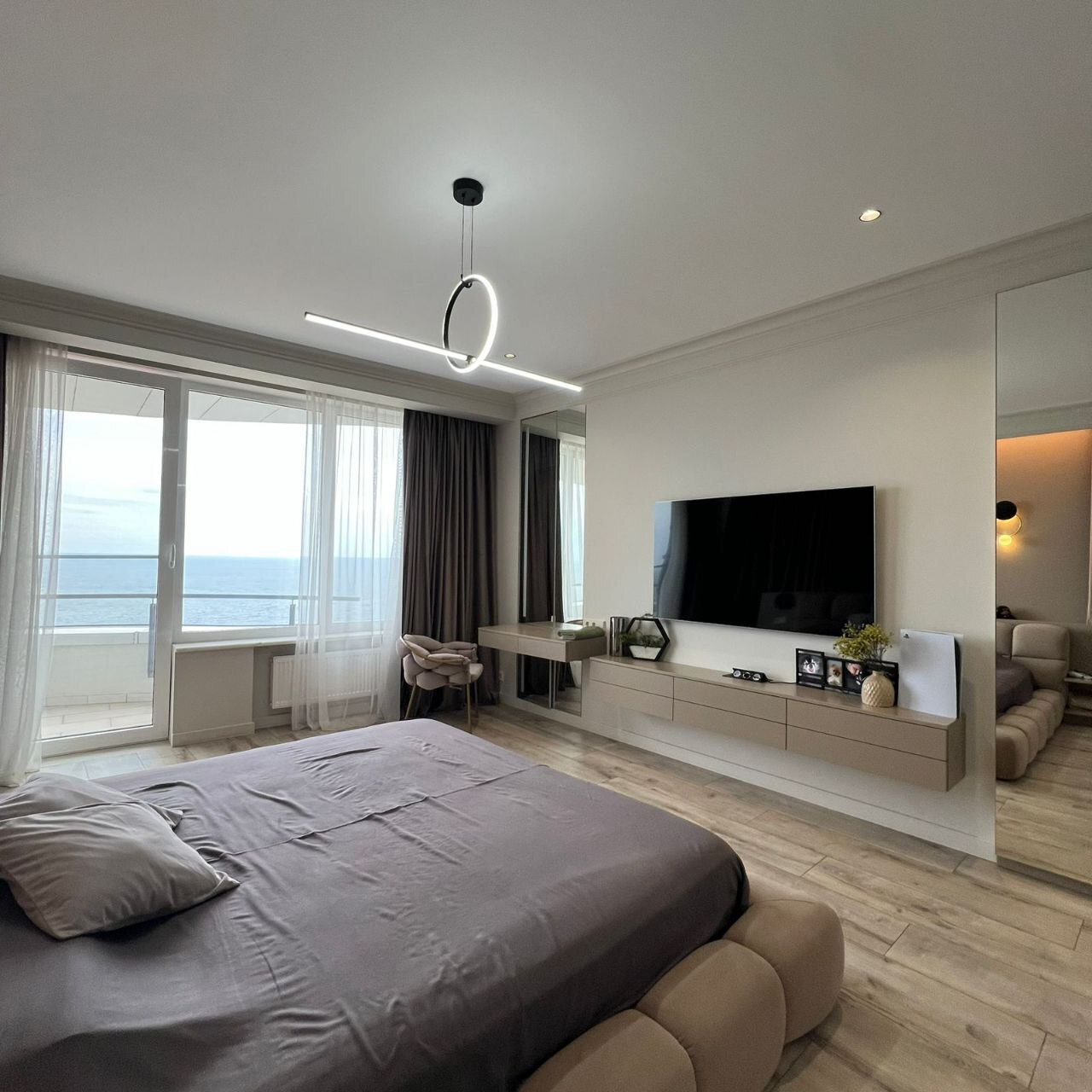 Аренда 2-комнатной квартиры 135 м², Литературная ул., 1А