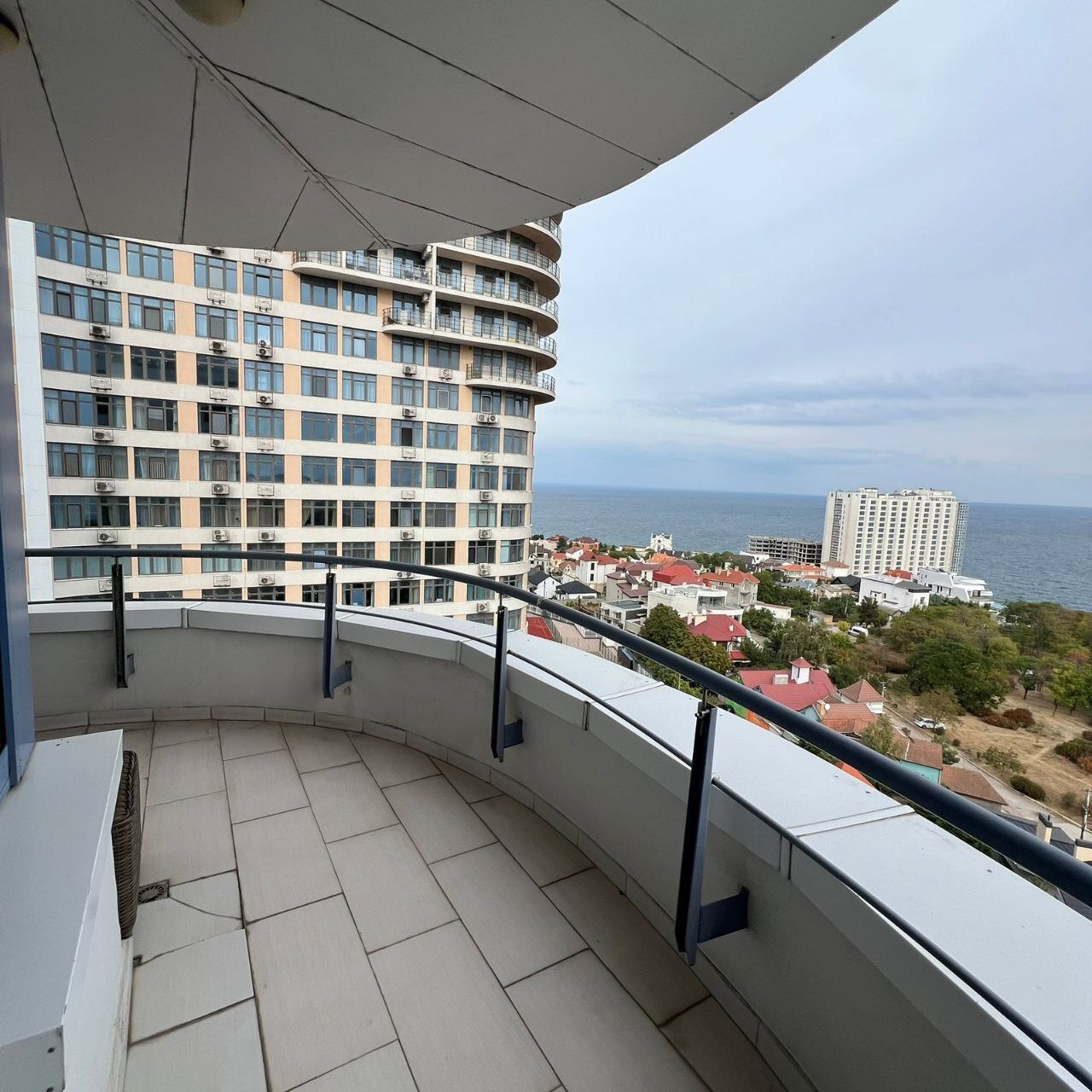 Аренда 2-комнатной квартиры 135 м², Литературная ул., 1А