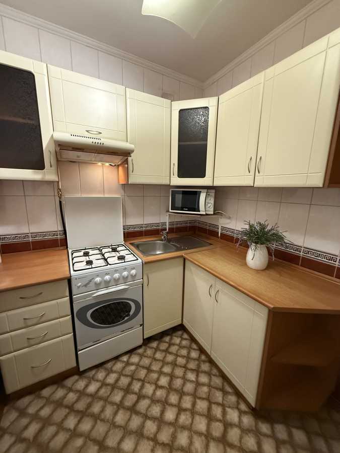 Продажа 3-комнатной квартиры 50 м², Строителей ул., 8