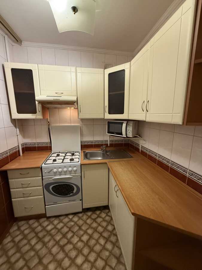 Продажа 3-комнатной квартиры 50 м², Строителей ул., 8
