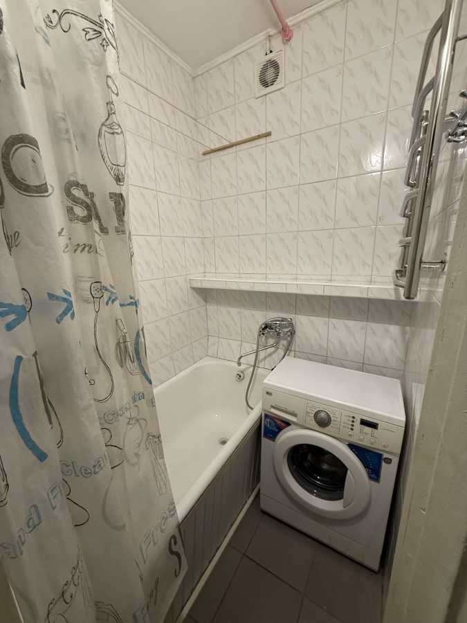 Продажа 3-комнатной квартиры 50 м², Строителей ул., 8
