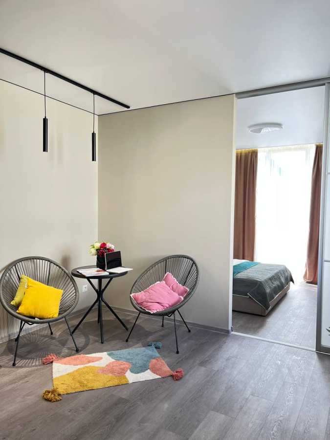Продажа 1-комнатной квартиры 43 м², Гідності