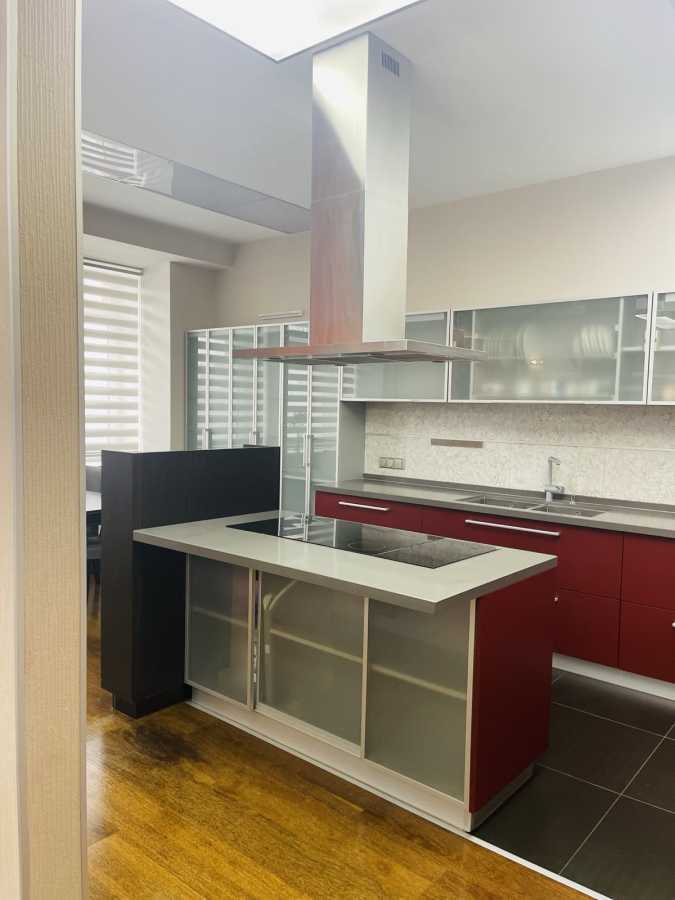 Аренда 3-комнатной квартиры 196 м², Панаса Мирного ул., 12