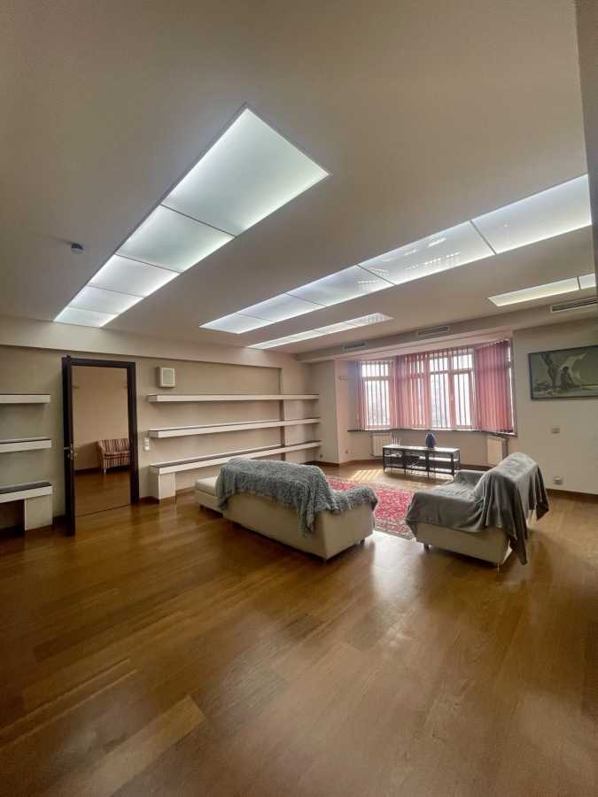 Аренда 3-комнатной квартиры 196 м², Панаса Мирного ул., 12