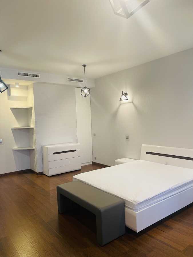Аренда 3-комнатной квартиры 196 м², Панаса Мирного ул., 12
