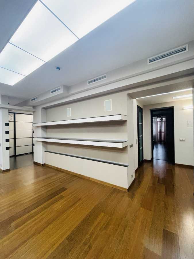Аренда 3-комнатной квартиры 196 м², Панаса Мирного ул., 12