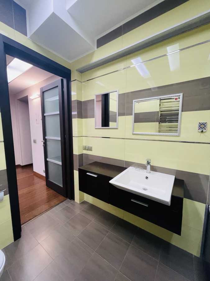Аренда 3-комнатной квартиры 196 м², Панаса Мирного ул., 12