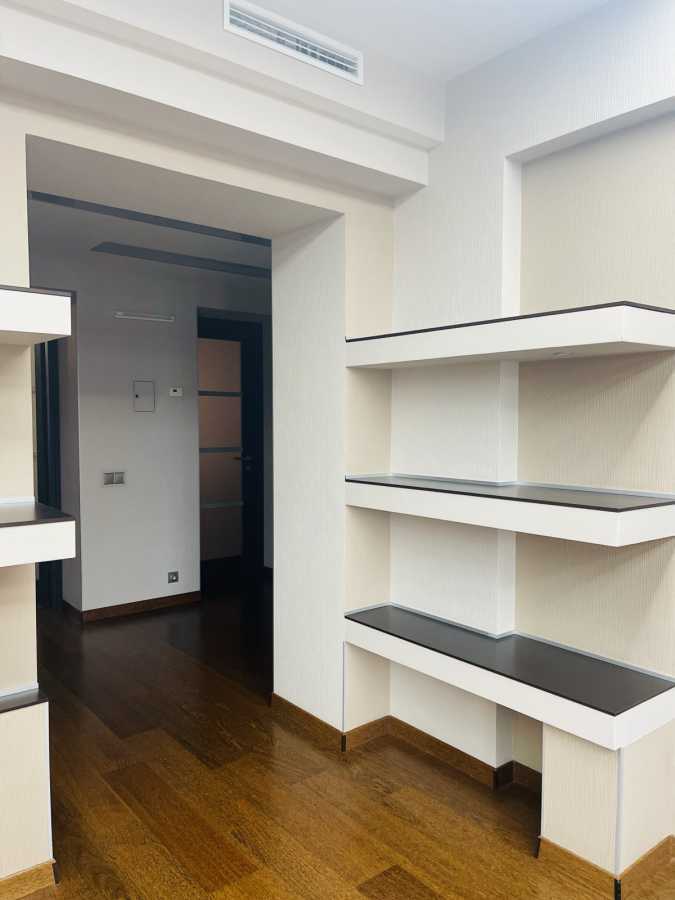 Аренда 3-комнатной квартиры 196 м², Панаса Мирного ул., 12