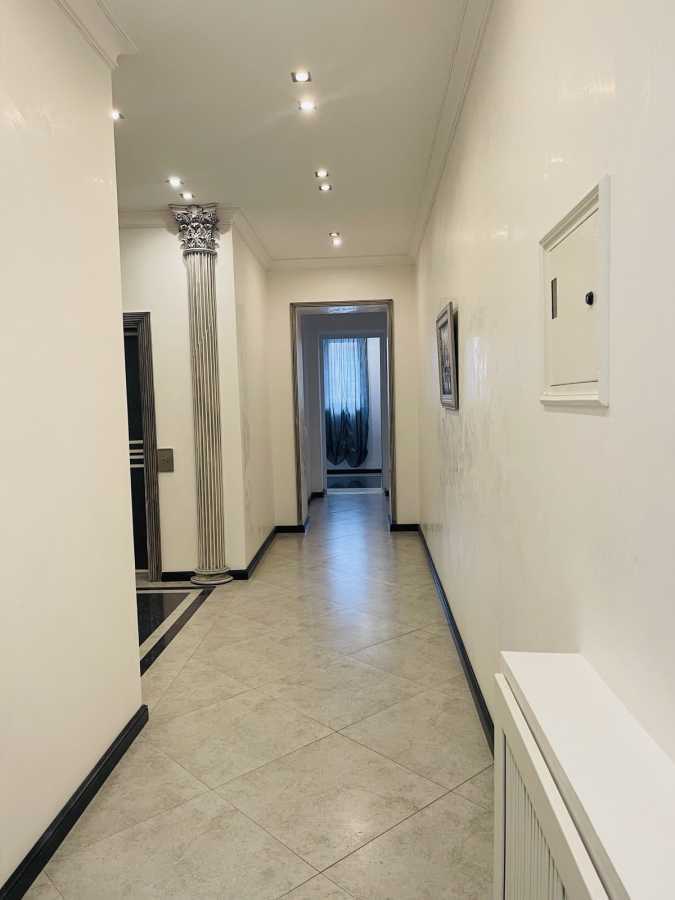 Аренда 3-комнатной квартиры 196 м², Панаса Мирного ул., 12