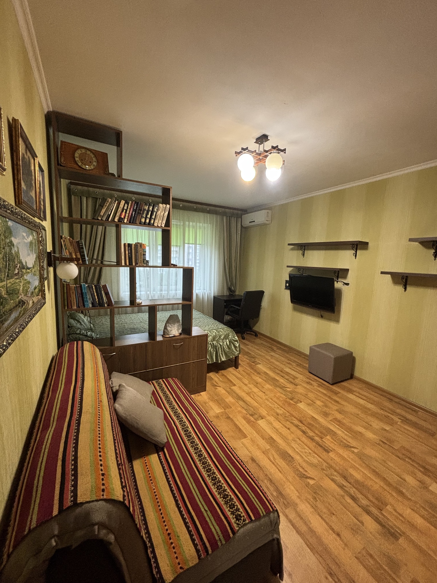 1-комнатная квартира посуточно 36 м², Ларисы Руденко ул., 8