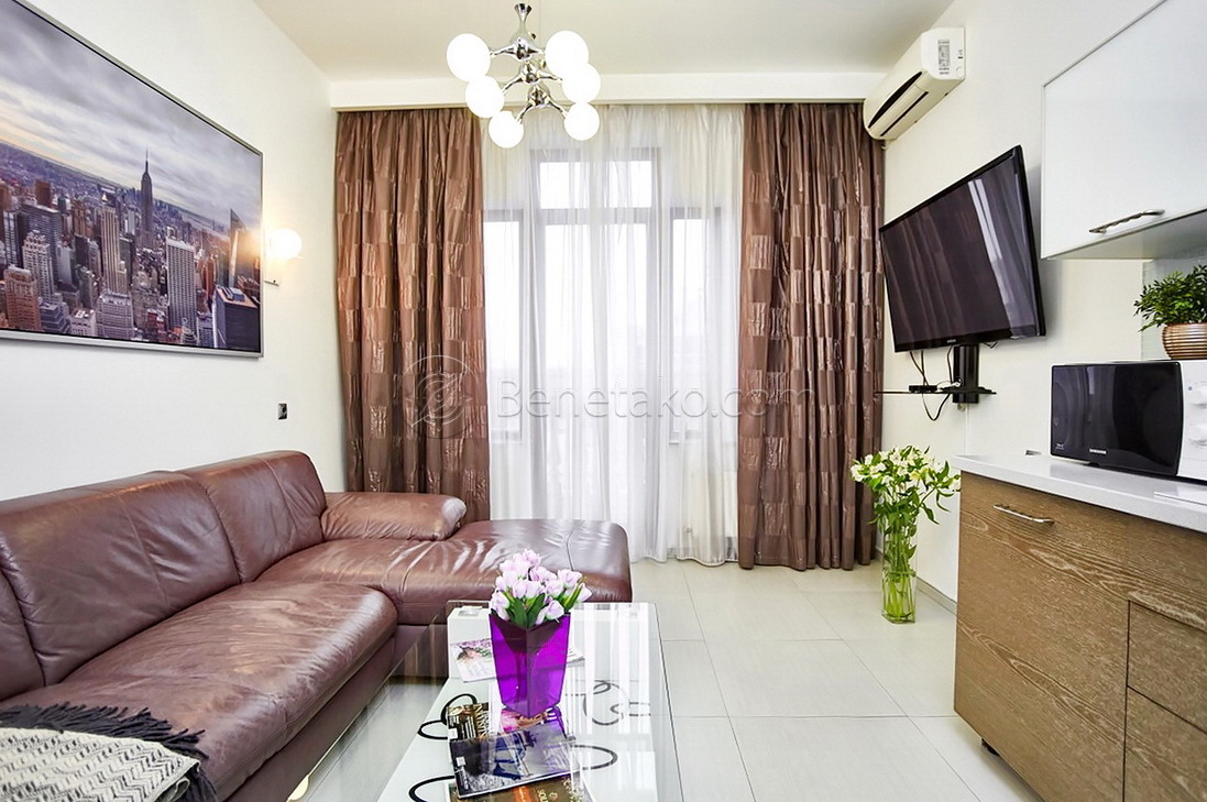 Аренда 2-комнатной квартиры 47 м², Греческая ул., 1А