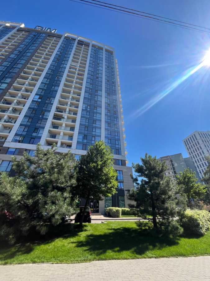 Аренда 3-комнатной квартиры 92.5 м², Князя Романа Мстиславича, 28А