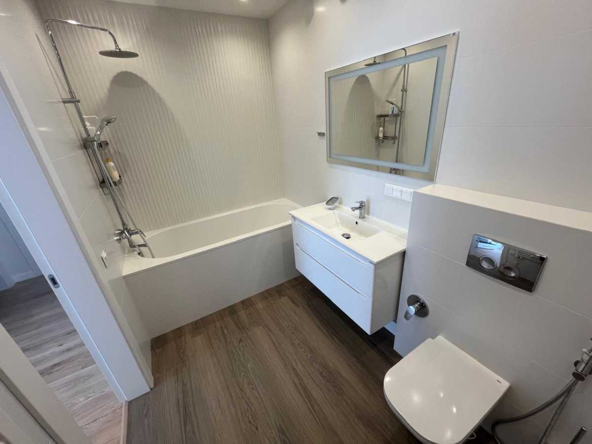 Аренда 3-комнатной квартиры 92.5 м², Князя Романа Мстиславича, 28А