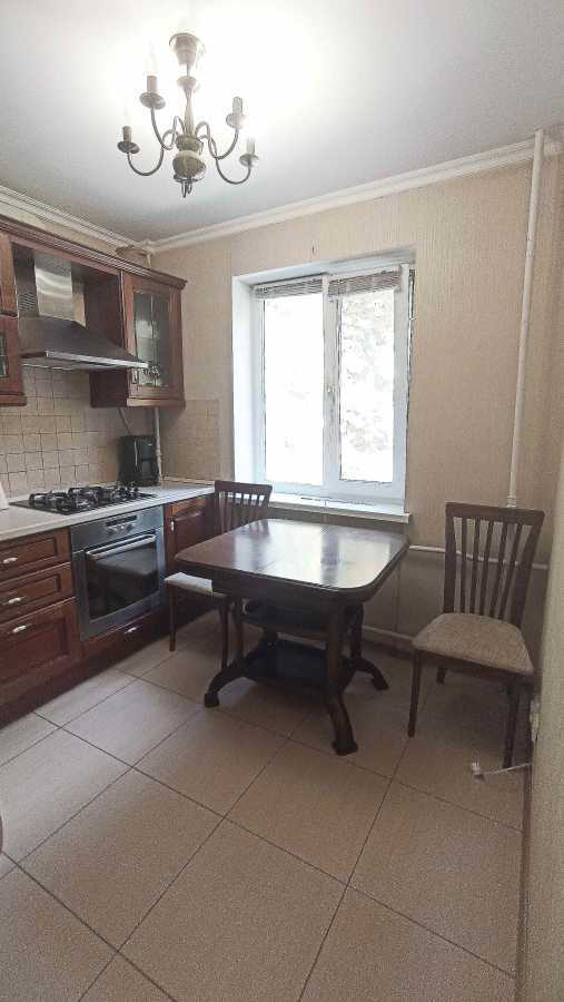 Продажа 3-комнатной квартиры 60 м², Ушинского ул., 10