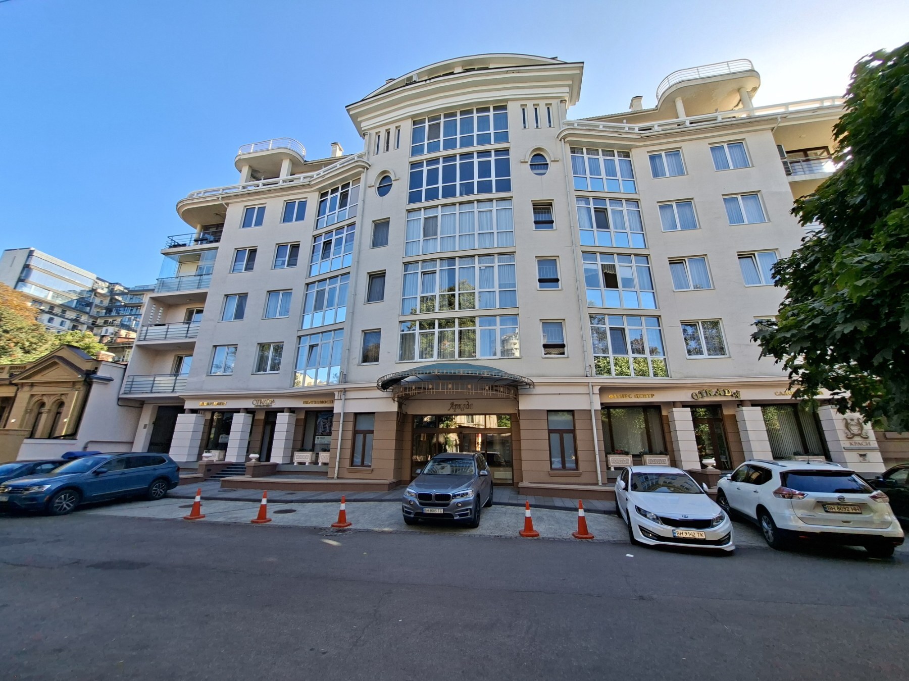 Аренда 3-комнатной квартиры 100 м², Отрадная ул.