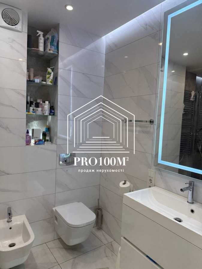 Продажа 2-комнатной квартиры 84 м², Валерия Лобановского просп., 4Б