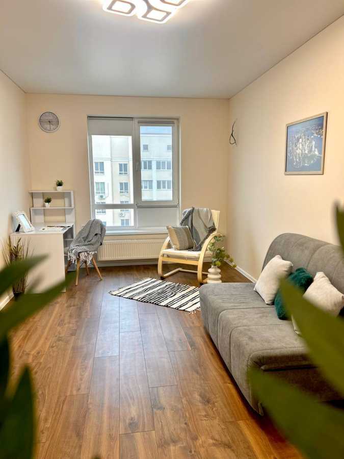 Продажа 2-комнатной квартиры 70 м², Чубинского ул., 8Б