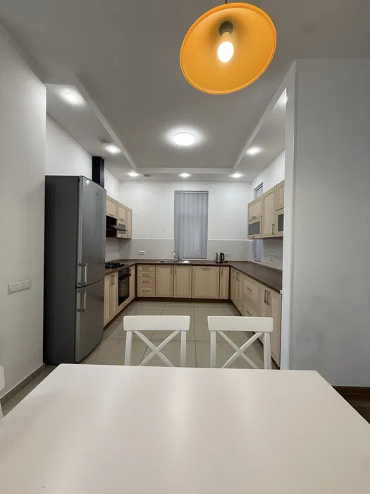 Аренда дома 350 м², Стратегическое шоссе
