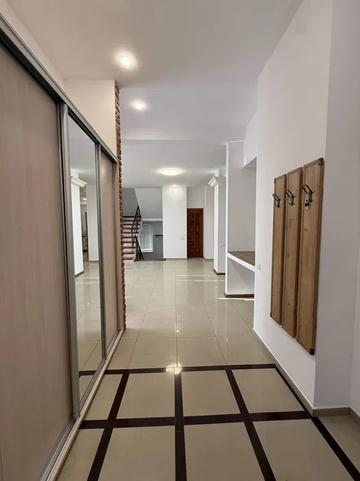 Аренда дома 350 м², Стратегическое шоссе