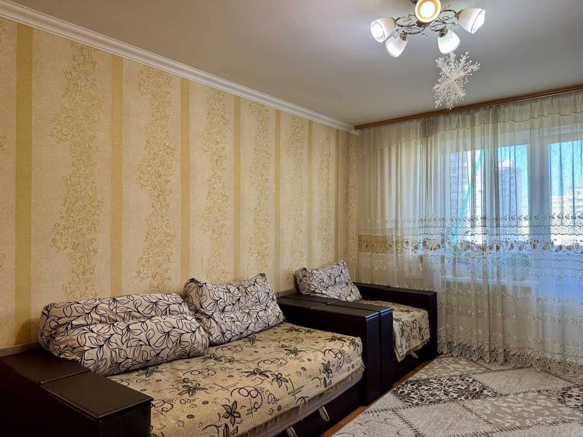 Продаж 3-кімнатної квартири 69 м², Прилужна вул., 10