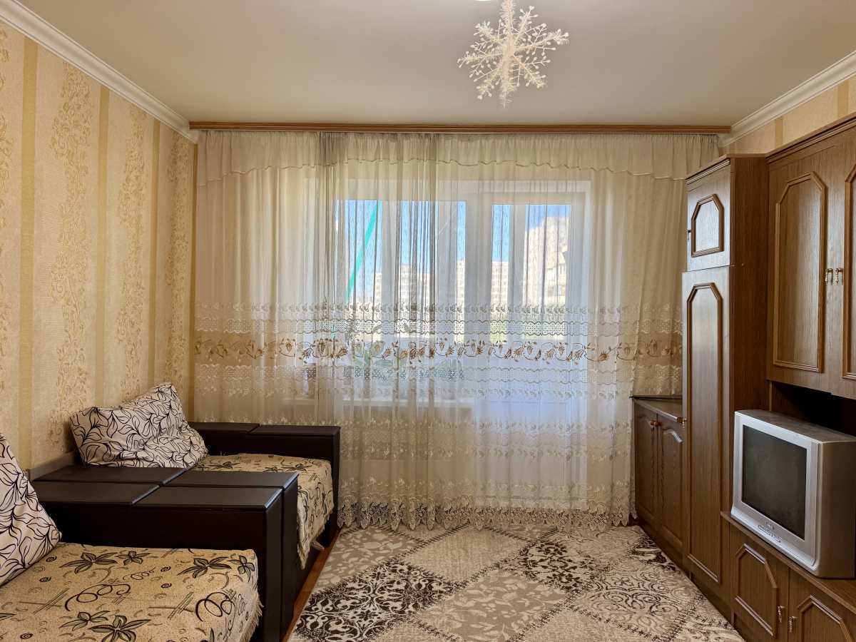 Продаж 3-кімнатної квартири 69 м², Прилужна вул., 10
