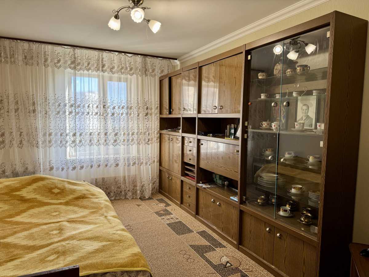 Продаж 3-кімнатної квартири 69 м², Прилужна вул., 10
